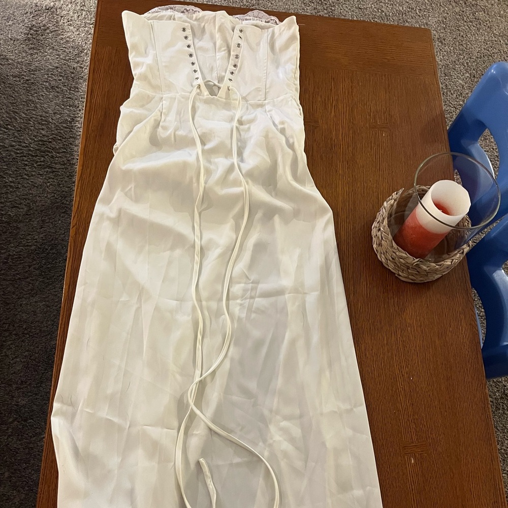 Elegant Strapless Ivory Side-Slit Maxi Dress - Picture 3 of 5